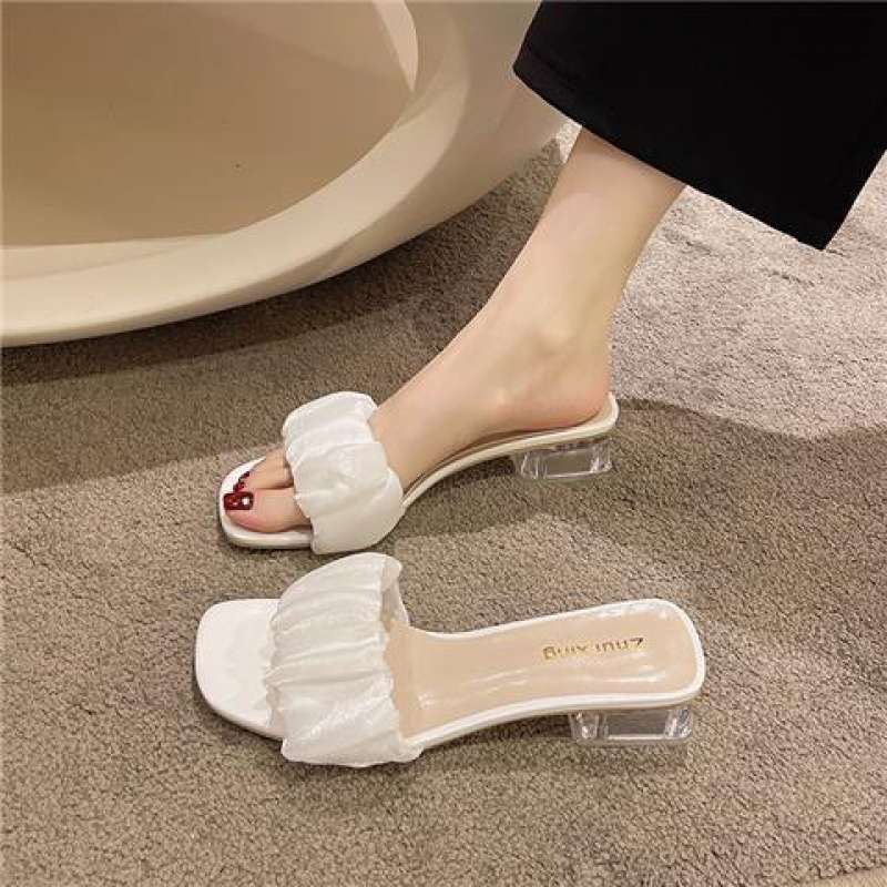 

Cool slippers women s summer outer wear 2025 new fairy style Korean version thick heel fashion square head middle heel one-word drag 43