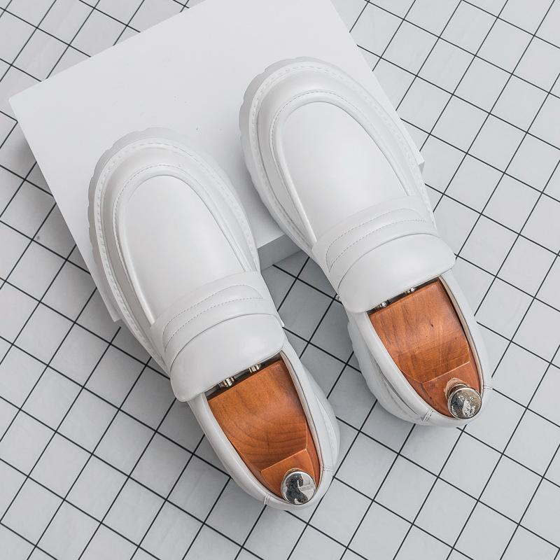 Mocassins pour hommes à une pédale, chaussures pour hommes printemps 2025 à semelles épaisses et brillantes tendance en cuir, chaussures Doudou paresseuses