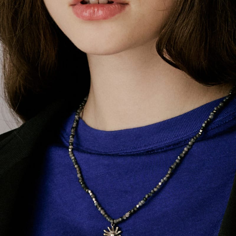 

VINTAGE HOLLYWOOD Flutter Daisy Beads Necklace_VH25NNNE173V Grey