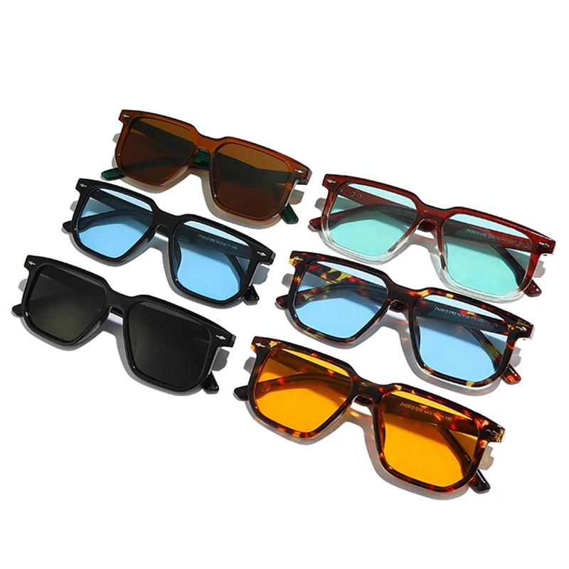 New Fashion Square Women Luxury Sunglasses Retro Rivets Men Candy Color Shades UV400 Sun Glasses