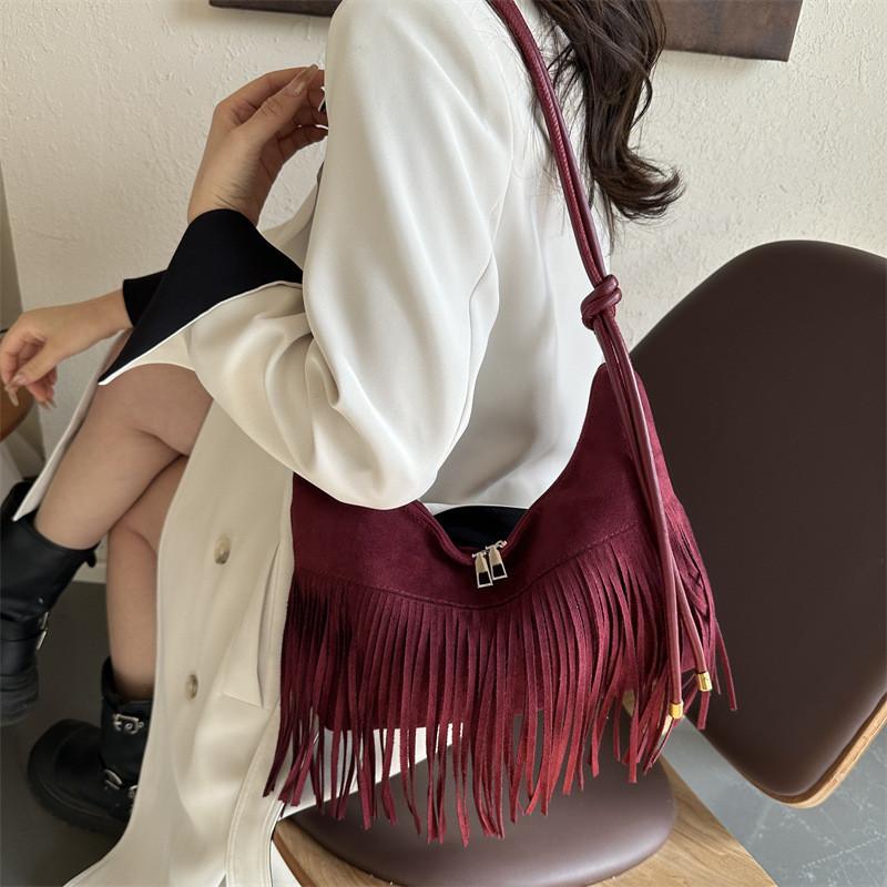 Vintage-inspired Canvas Tote Bag With Tassels And Spacious Interior For Daily Use