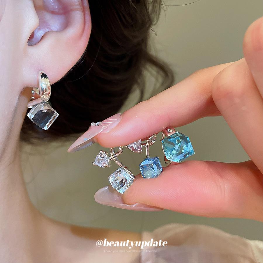 Elegant 3D Crystal Glass Square Ear Studs - Versatile Geometric Earrings for Women
