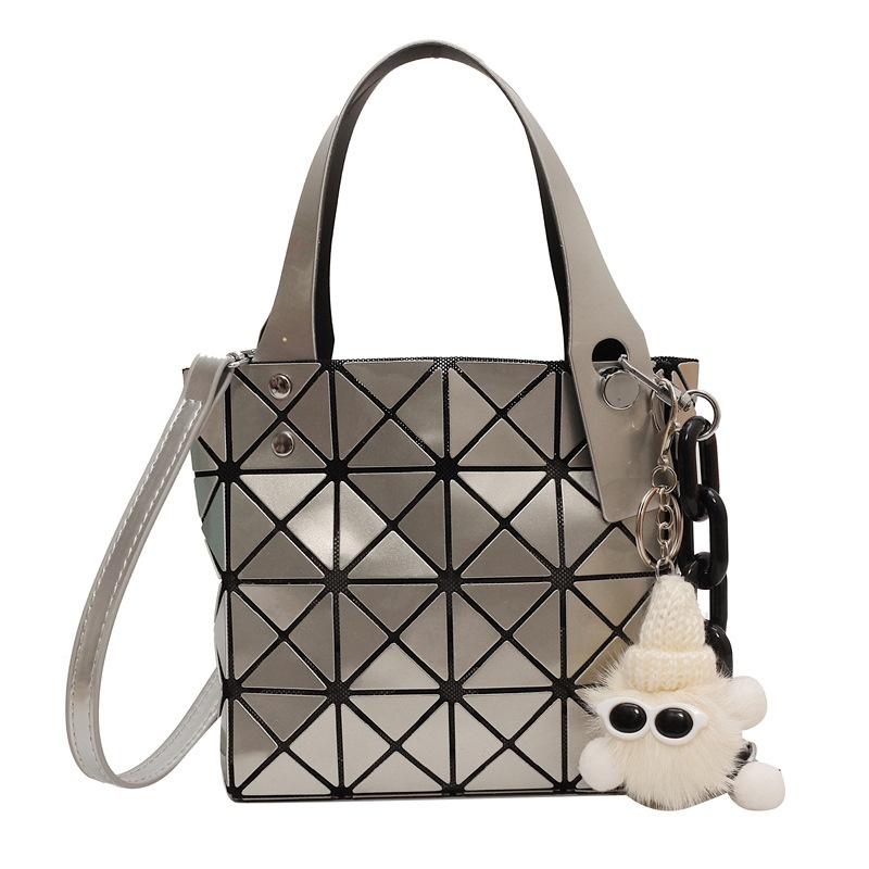 IELGY women's fashion portable shoulder bag, diamond chain messenger bag