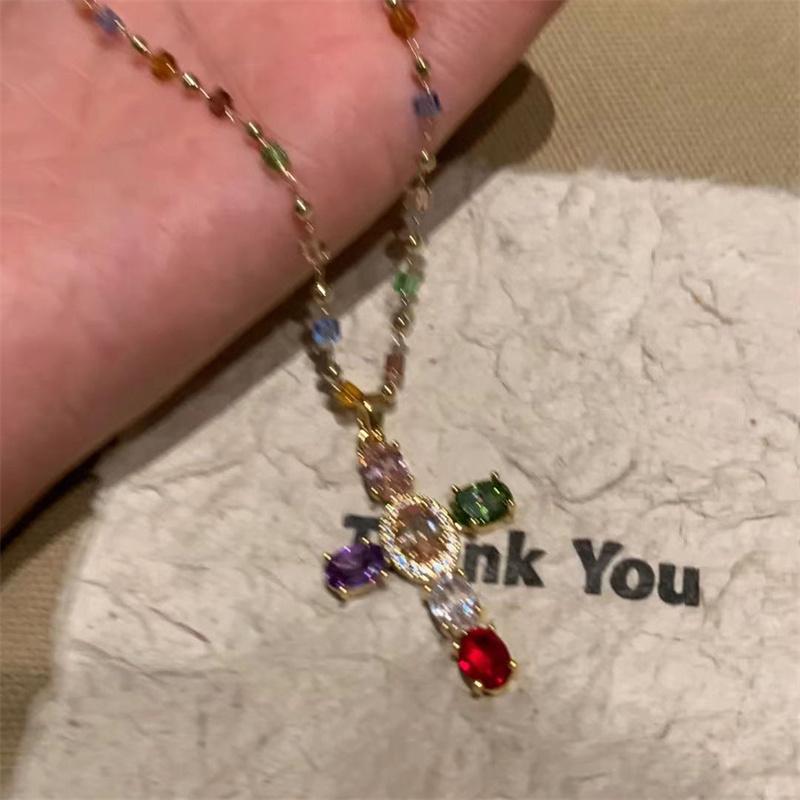 Modische bunte Zirkon-Kreuz-Anhänger-Halskette für Damen Edelstahl Silberfarbe Charm Religiöse Halsketten Schmuck