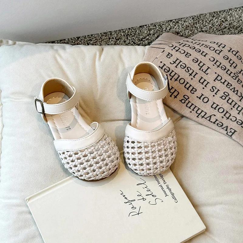 Kids Summer Princess Shoes with Hollow Weave Girls' Sandals Solid Color 2024 New Children Beach Shoes for Vacation Soft Sole