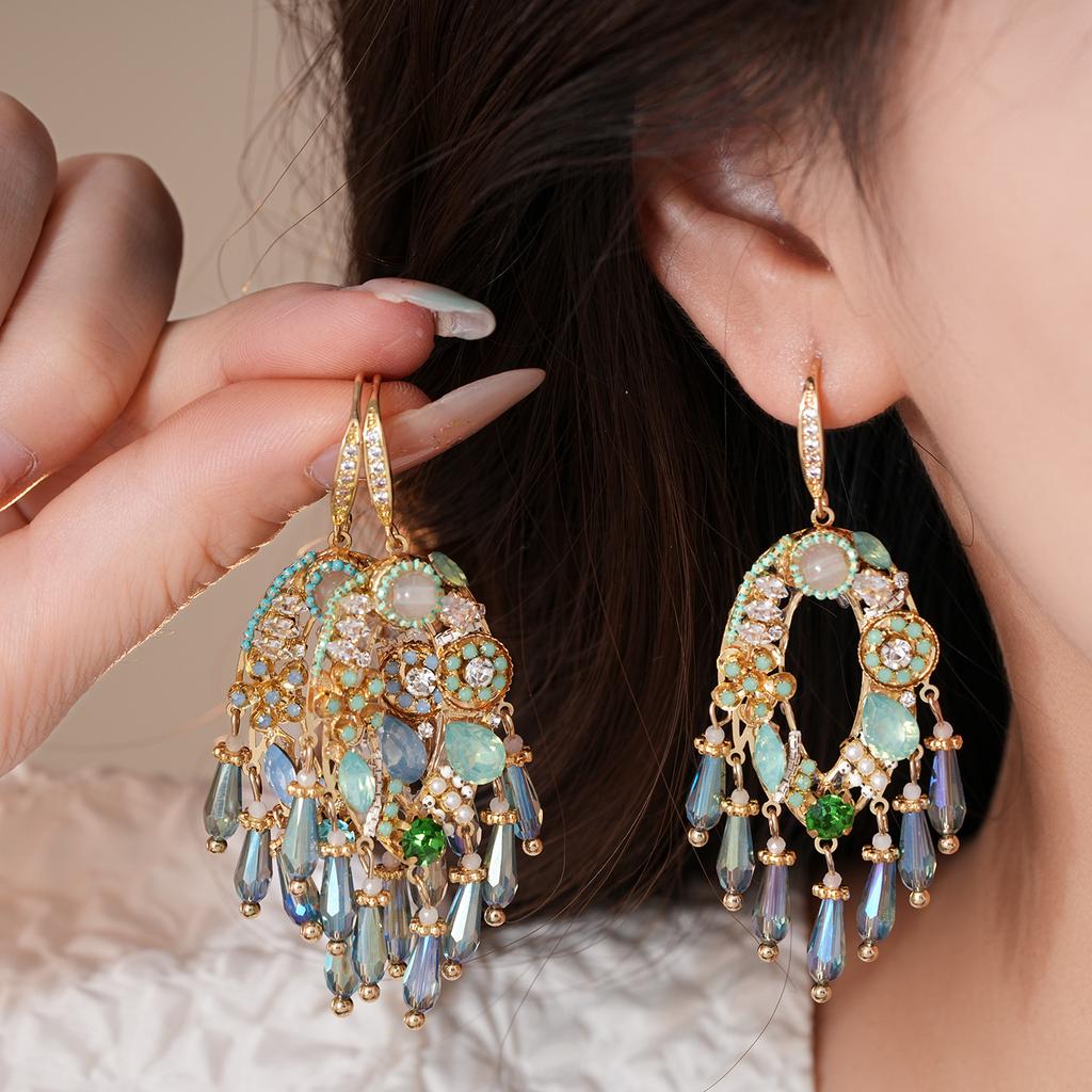 Fashionable Crystal Flower Tassel Earrings with Embedded Diamonds Women's Elegant Vintage Feel Holiday Style Jewelry
