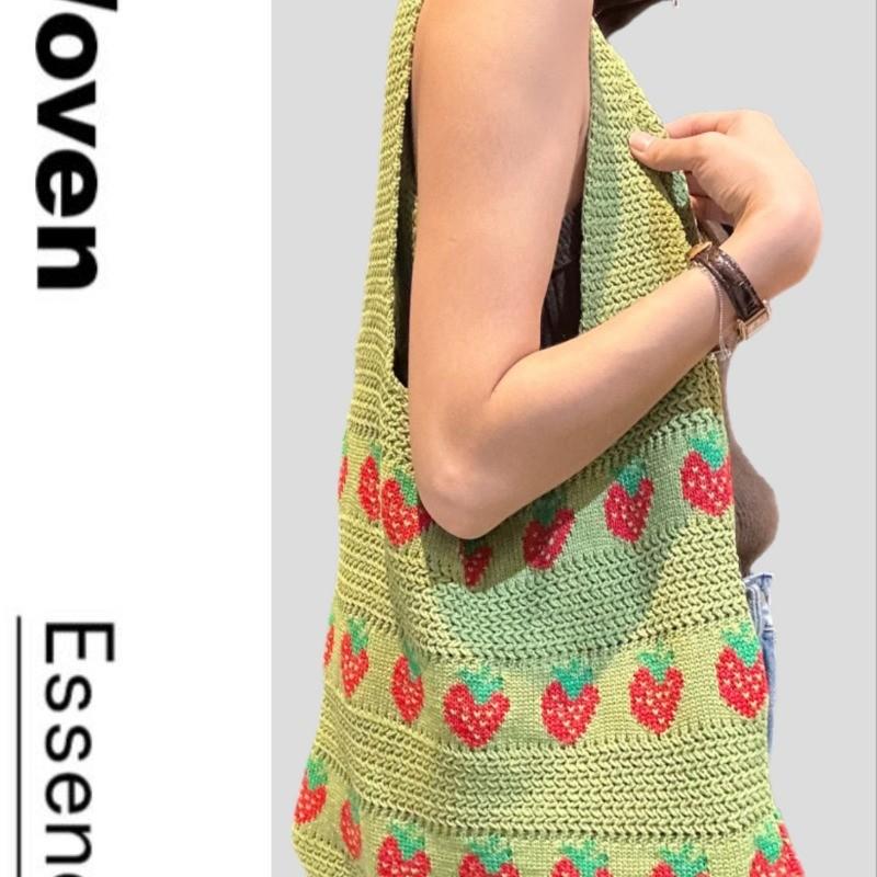 Large Capacity Strawberry Woven Tote Bag Knit Crochet Durable Womens Handbag with Spacious Compartments