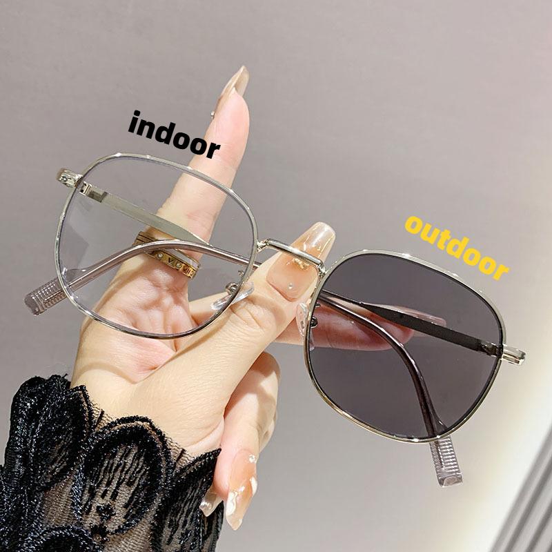 

Women s Fashionable and Elegant Photochromic Myopia Glasses Unisex Luxury Metal Round Frame Blue Light Blocking Glasses -3.5-4.0 0 серебряный