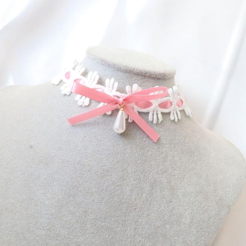 Elegant Lace Collar Necklace Maid Neck Collar Bowknot Lace Choker Necklace Chain Choker Suitable for Cosplay and Parties