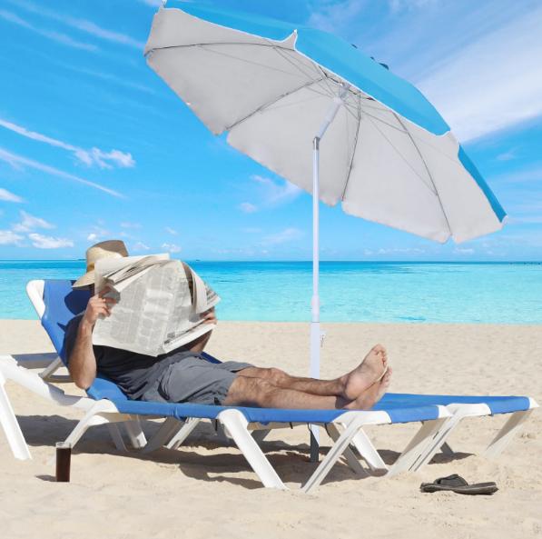 Blauer Sonnenschirm für den Strand mit UV-Filter