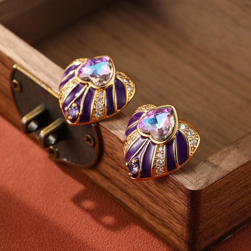 SUYU Vintage Mid-ancient Earrings Palace Style Drip Glazed Love Heart Stud Earrings Elegant Light Luxury  Personalized Earrings