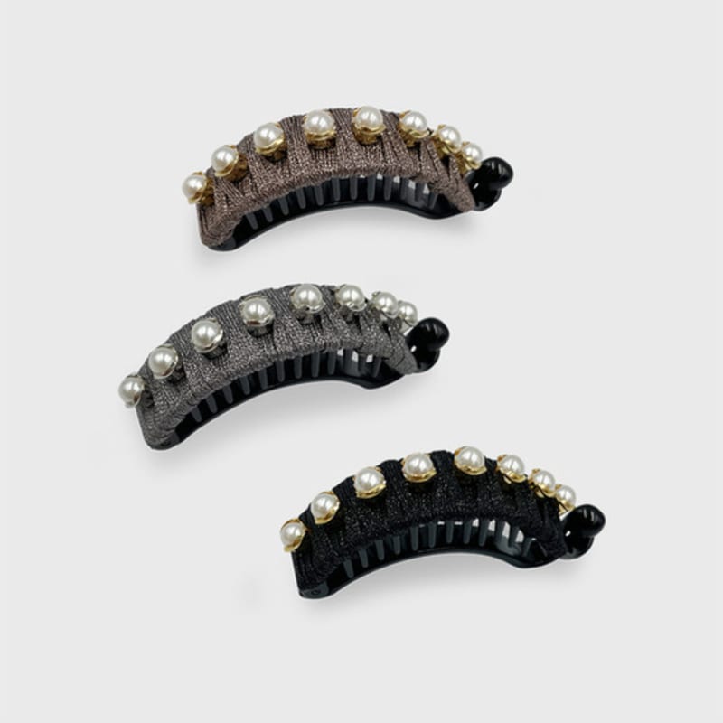 Jean Paul Clarisse Tay Pearl Crescent Banana Pin LFPT0754