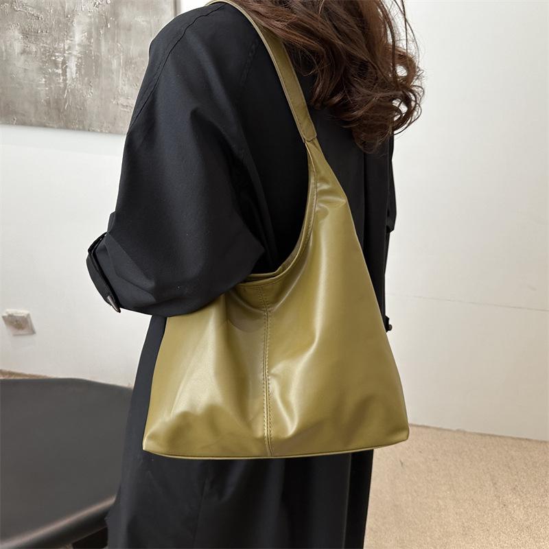 Women's Large Capacity Retro Shoulder Tote - Trendy European and American Style