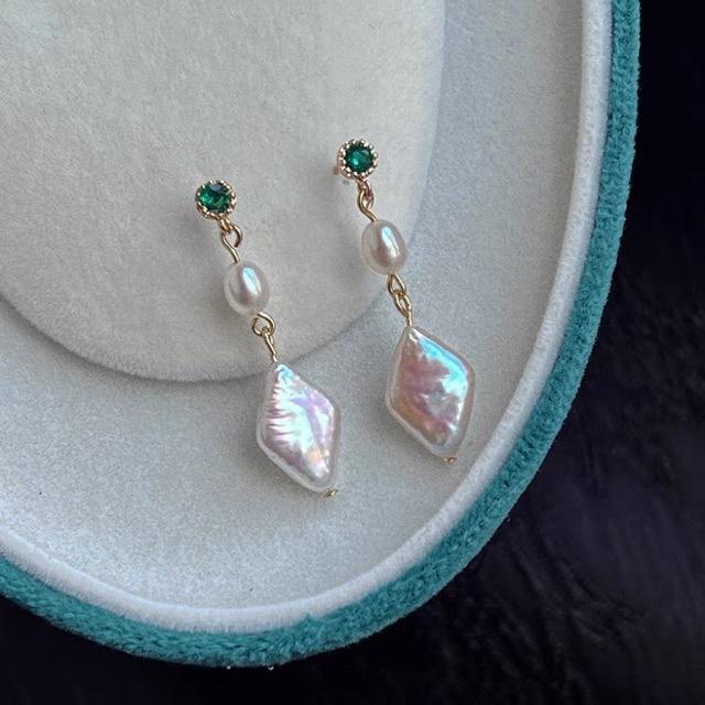 Natural rhombus baroque pearl small earrings natural unique small irregular earrings women's retro stud earrings