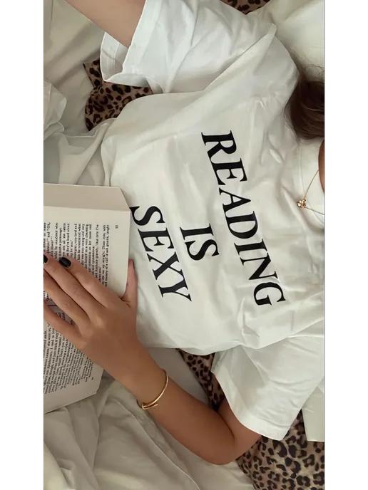 Oversized Y2K print T-shirt: Reading Is Sexy S