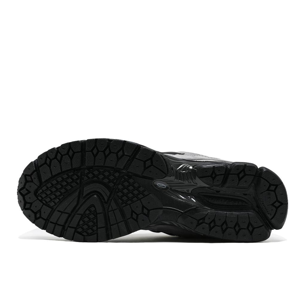 U20028W9 New Balance 2002R (Men's)