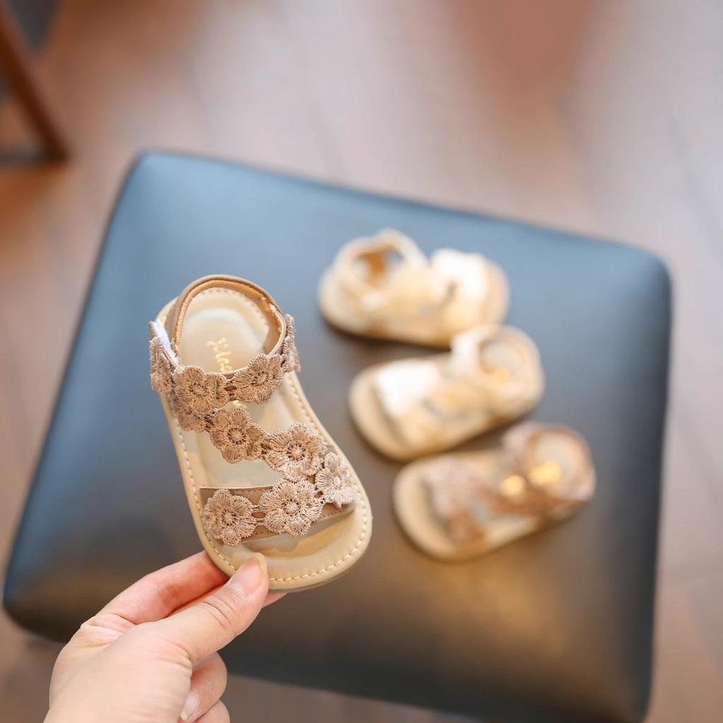 Foreign trade 2025 summer new Korean version of girls little flower princess cool toddler shoes children open toe beach shoes children