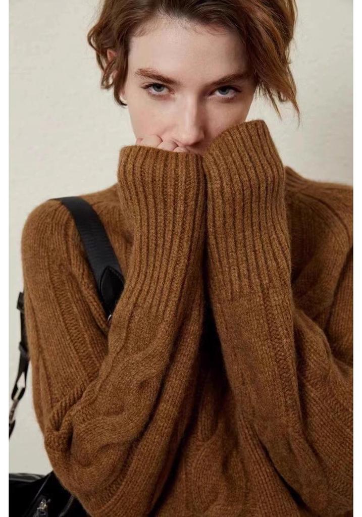 Women's Retro Cable Knit Cashmere Sweater - Thick, Cozy, Round Neck, Loose Fit for Autumn/Winter