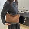 High-value retro chain tote bag season new fashion shoulder bag women's hand-held armpit bag
