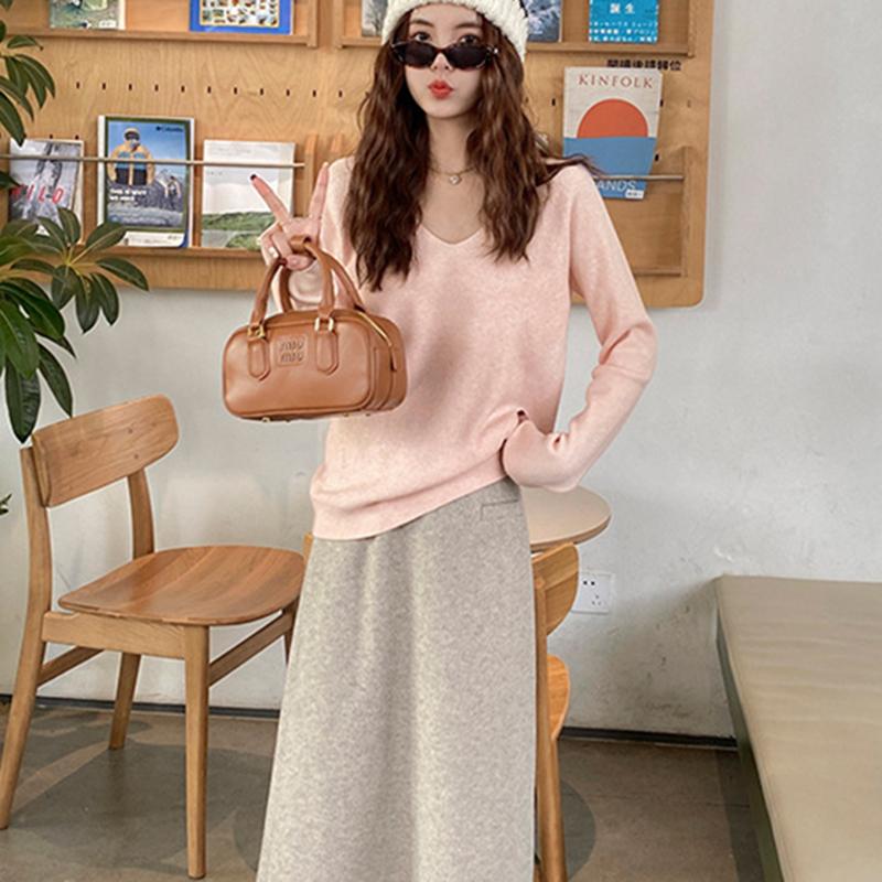 Ladies Autumn Winter Long Sleeve V Neck Loose Basic Solid Color Pullover Knitted T Shirt Top for Layering