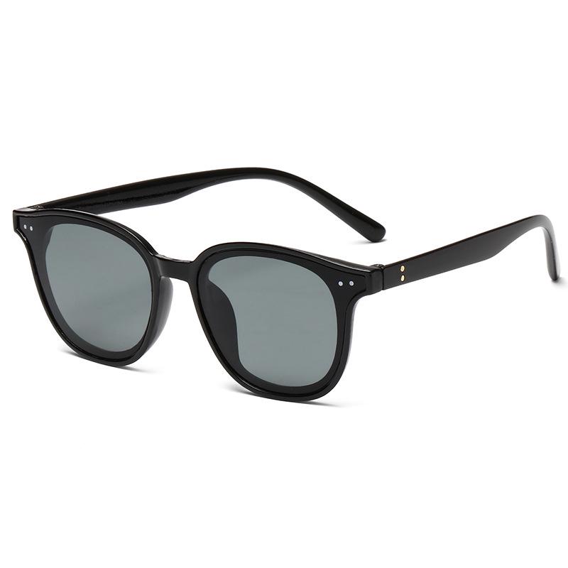 Trendy GM Square Sunglasses for Men and Women - Perfect for Sun Protection and Live Streaming, Includes Small Gift