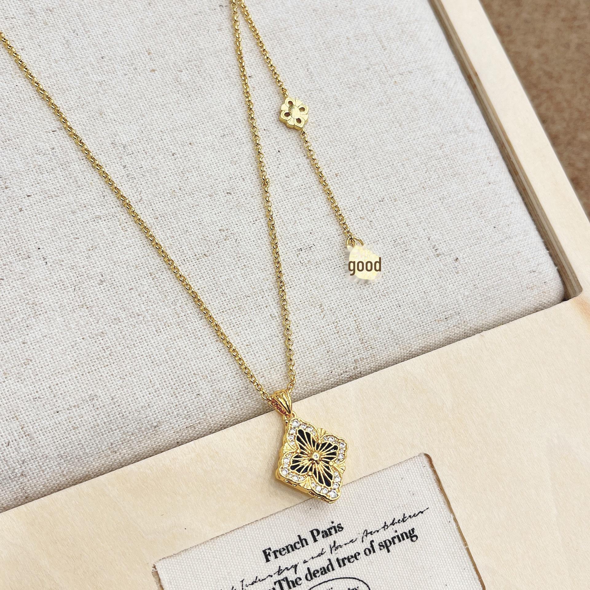 

2024 Матовое двухстороннее ожерелье с четырехлистным клевером - легкая роскошная цепочка для свитера для женщин N1440 синий/глубокий