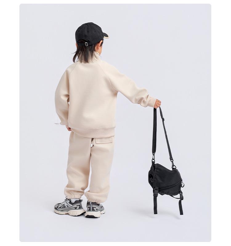 Chlapecká trendy fleecová sportovní souprava - Podzim/Zima 2025: Silná Teplá Dvoudílná Mikina a Tepláky