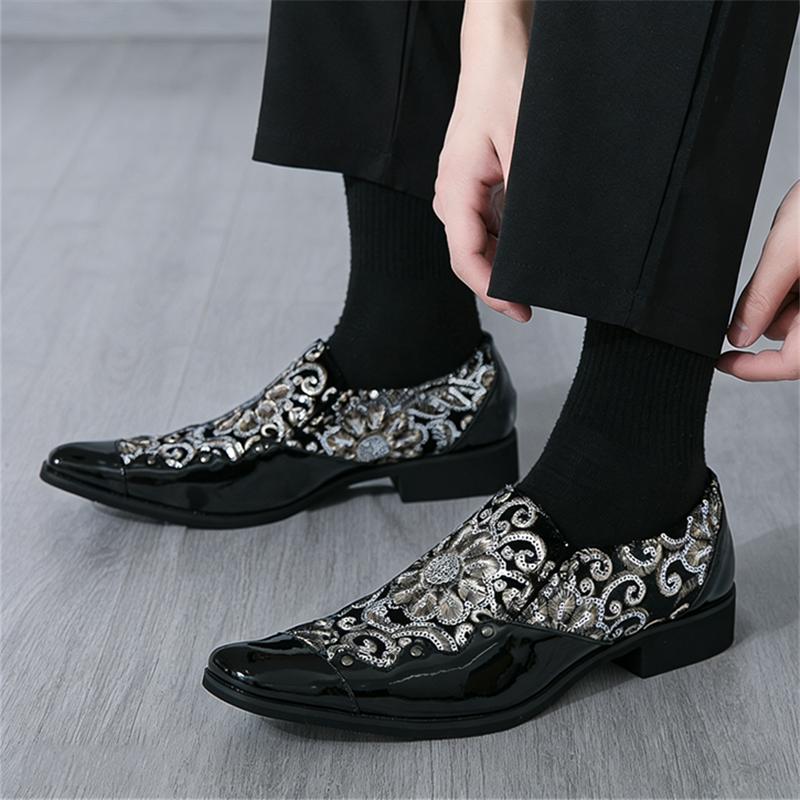 Fashion Designer New Men's Pointed Rivet Slip On Shoes British Luxury Male Punk Wedding Dress Homecoming Sapatos Tenis Masculino