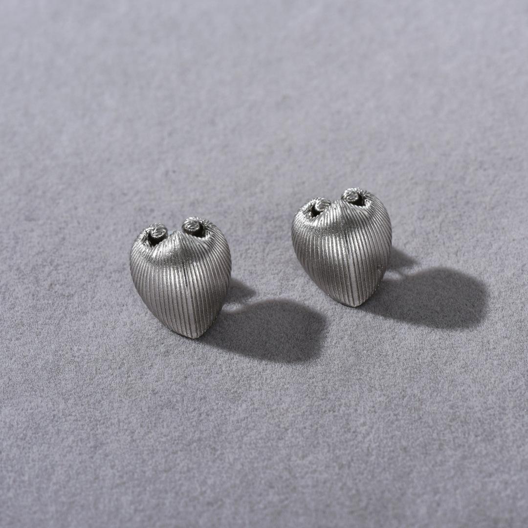 

Premium Metal Brass Plated 18K Real Gold Love S925 Silver Needle Stud Earrings Trendy Fashion Light Luxury Earrings