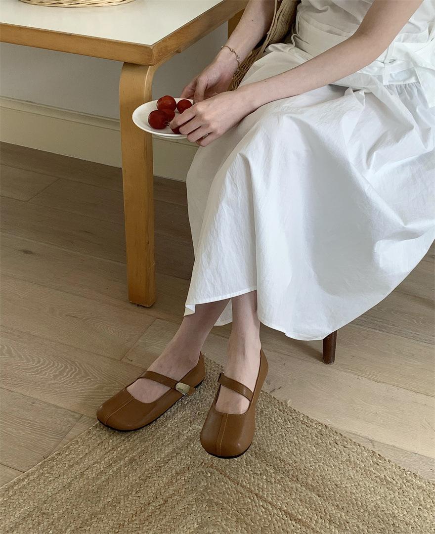 

French mango head beanie single shoes Velcro small leather shoes women s 2025 spring and autumn new retro flat Mary Jane shoes 40 коричневый