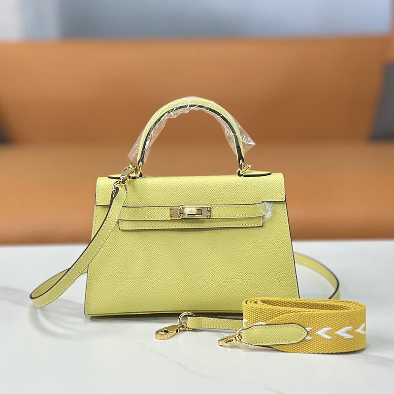 

The Leather Mini A High-quality, Versatile Commuter Handbag for Women and A Single-shoulder Crossbody Bag 19CM