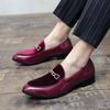 British Men Velvet Patchwork Leather Shoes Pointed Toe Metal Chain Loafers Wedding Dress Prom Groom Footwear Zapatos Hombre