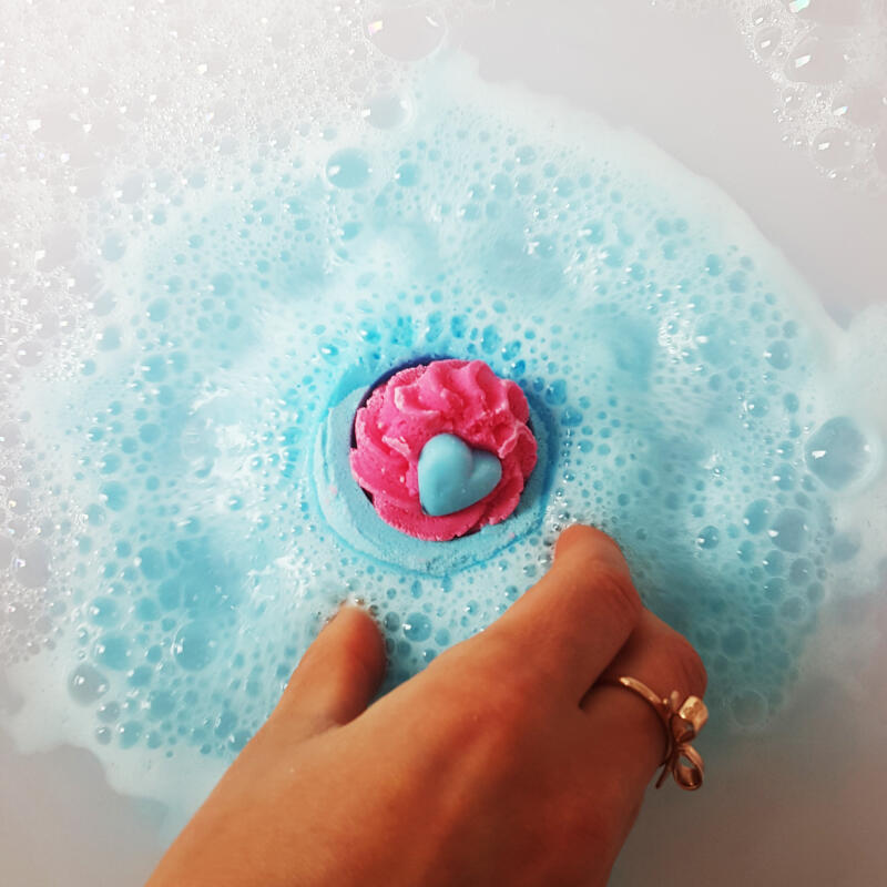 BOMP COSMETICS Blueberry Funday Bath Blaster