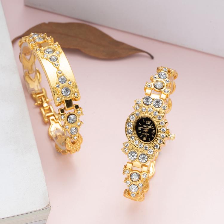 Diamond-Studded Women's Fashion Quartz Bracelet Watch
