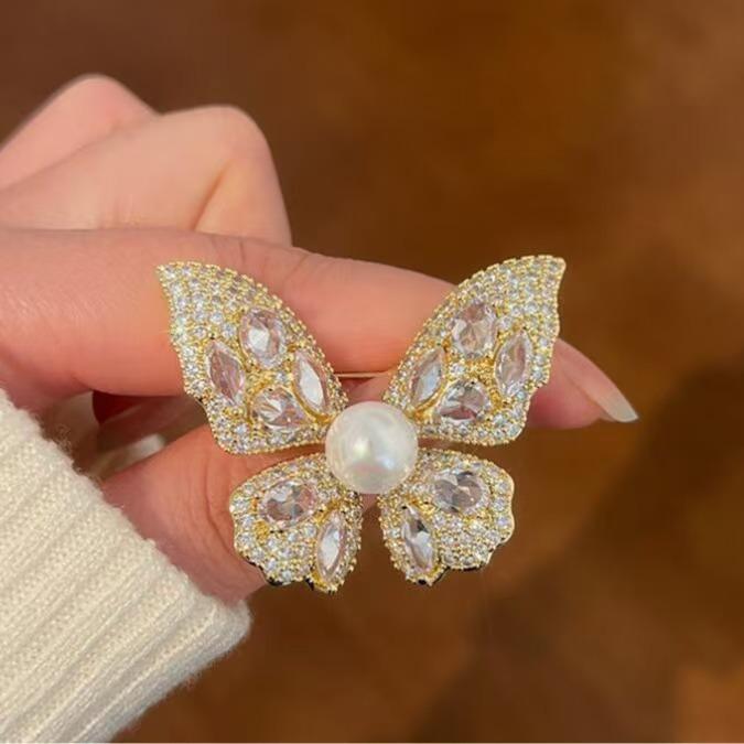 Elegant Butterfly Pearl Brooch - Women's High-End Niche Jewelry Pin