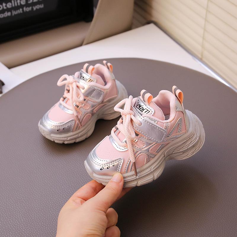 Children's sports shoes 2025 autumn new boys breathable casual shoes soft sole comfortable and lightweight girls running shoes