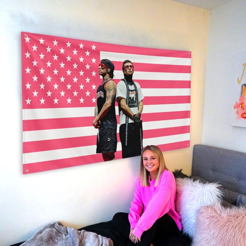 

Pink American flag tapestry 75x100 чорний