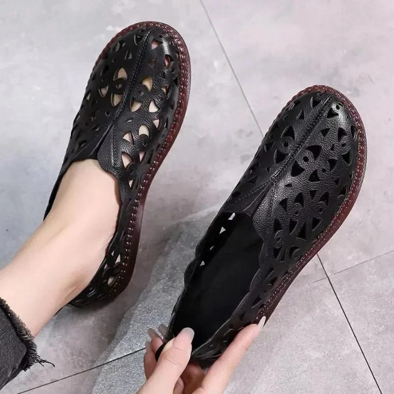 Fashion Women's Sandals 2024 Summer Loafers Hollow Floral Casual Outdoor Women's Flat Shoes Soft Sole Comfort Slip On Shoes for Women