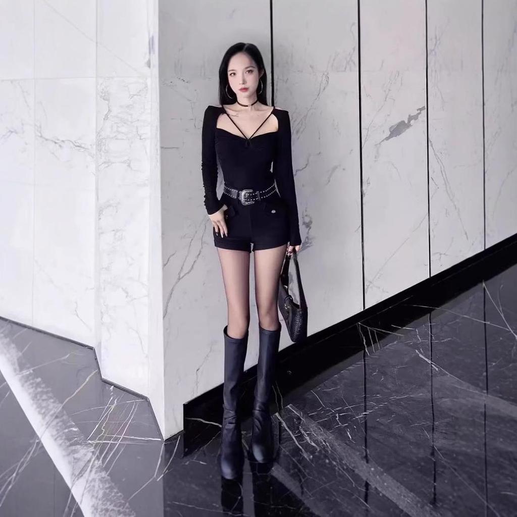 2025 Damen High-Waist Schwarze Schlankheits-Booty-Shorts mit Gürtel - Frühjahrsmode