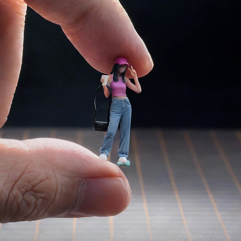 1/64 Diorama Figure Miniature Layout 2.6 cm in Height Street Scene People Model Female Character for