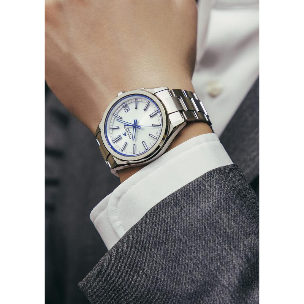 Casio OCEANUS Men's White Watch Bluetooth Solar Radio Wave Sapphire Glass Japan Made OCW-T200S-7AJF