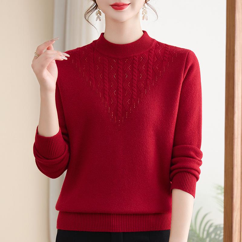 Women's Winter Velvet High-Neck Top: Fashionable Clothing for Middle-Aged Women (40-60 Years)