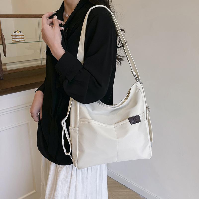 2025 new large-capacity leisure bag women's trend niche design tote bag light leisure foreign personality backpack