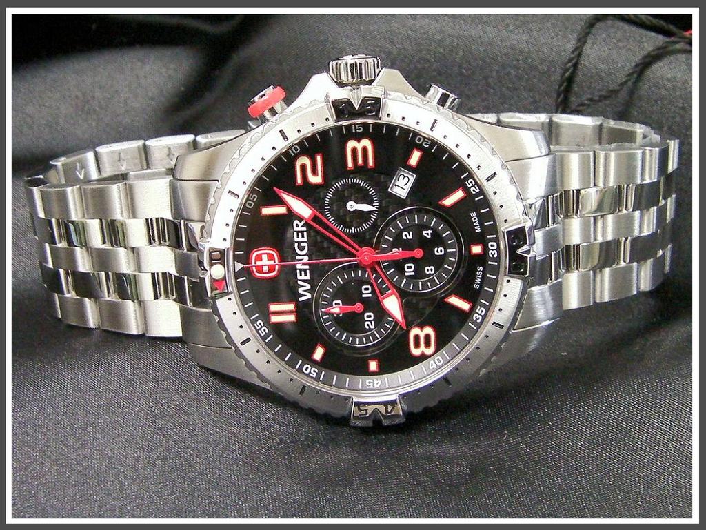 WENGER Squadron Chrono Watch 77056 Sapphire Glass Steel Bracelet Unidirectional Bezel 100m Water Resistant Pilot Chronograph