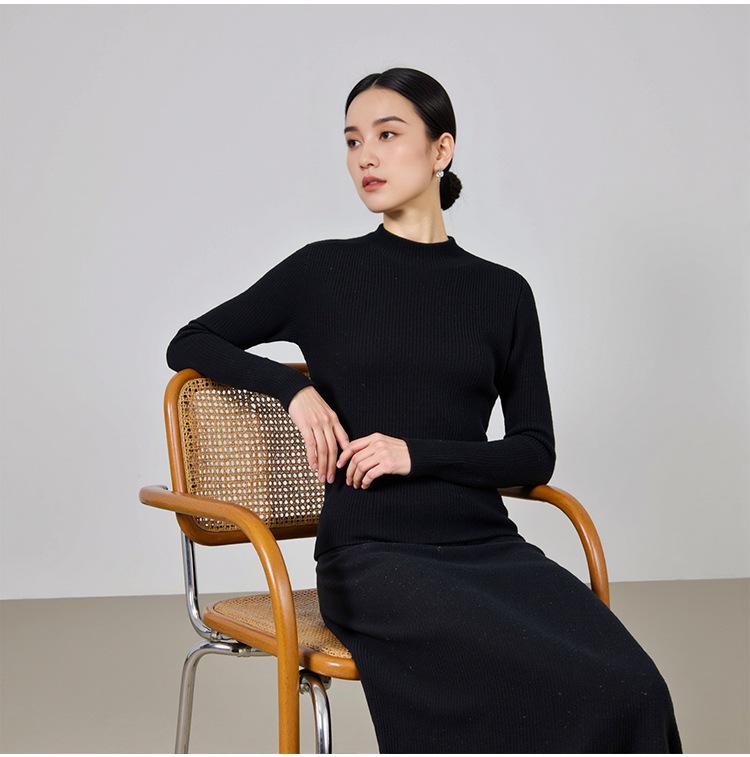 Women's Seamless Wool-Cashmere Slim Fit Sweater - Long Sleeve, Semi-High Neck, Solid Color