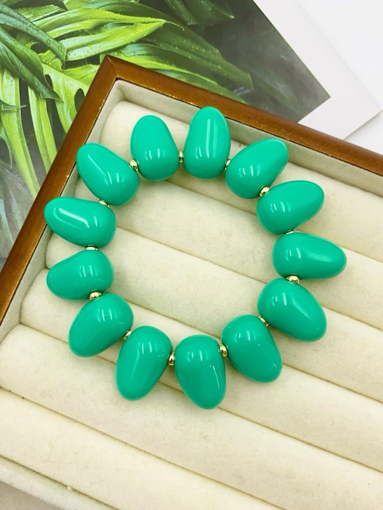 Candy colored droplet acrylic bracelet suitable for women's daily wear