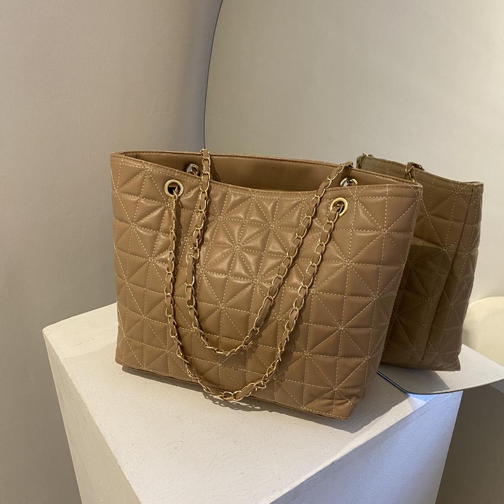 Versatile Foreign Style Chain Rhombus Indentation Tote Bag Women's Large-capacity Popular Trend Personalized Student Shoulder Bag