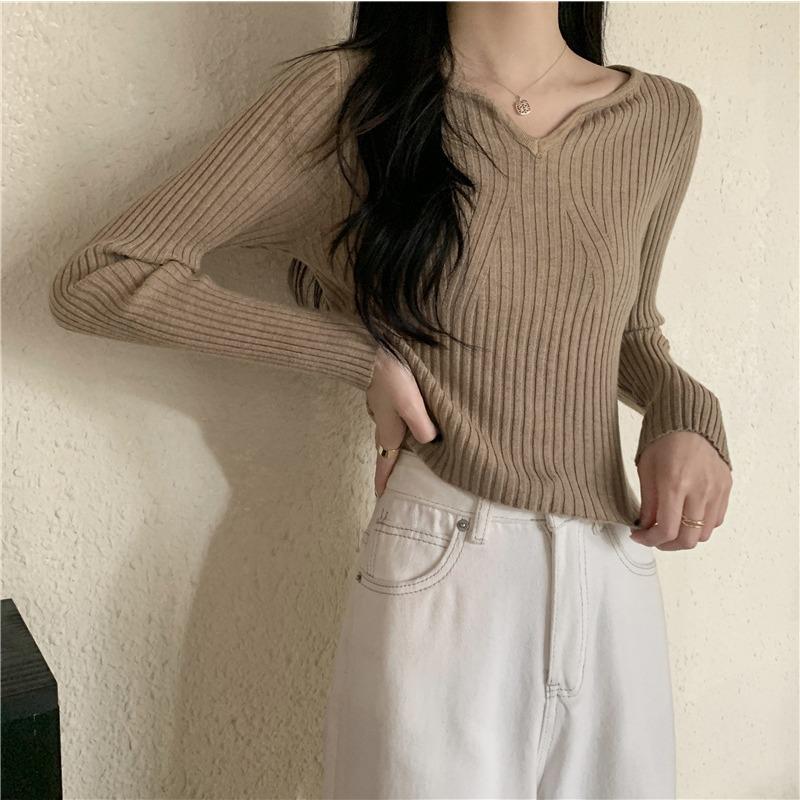 Temperament Knit Shirt Female Autumn Student Top New Design Sense of Niche Short Slim-fit V-neck Base Shirt