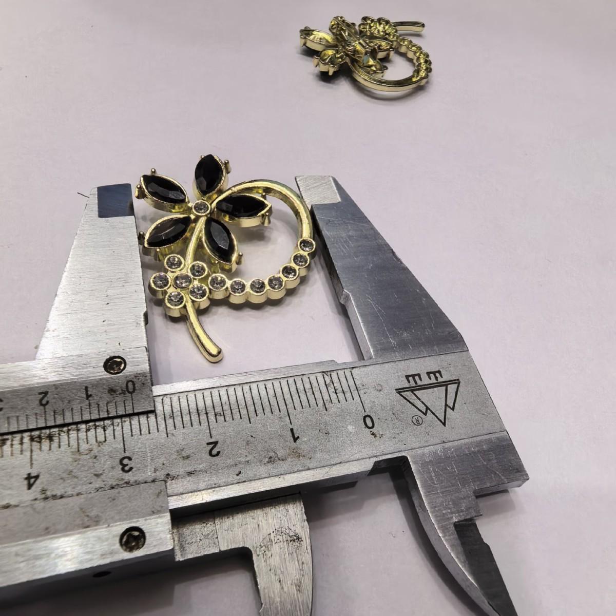 

Изысканная ретро-брошь-цветок из хрусталя для женщин - Элегантная бутоньерка для пальто и кардиганов