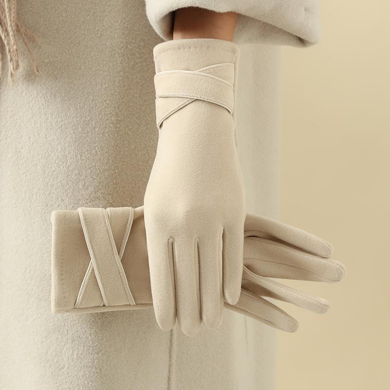 A Pair of Warm Gloves with Velvet To Prevent Cold, Suitable for Girls' Winter Windproof Cycling and Driving